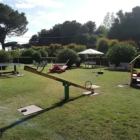 Apart-hotel Ibiscus Village